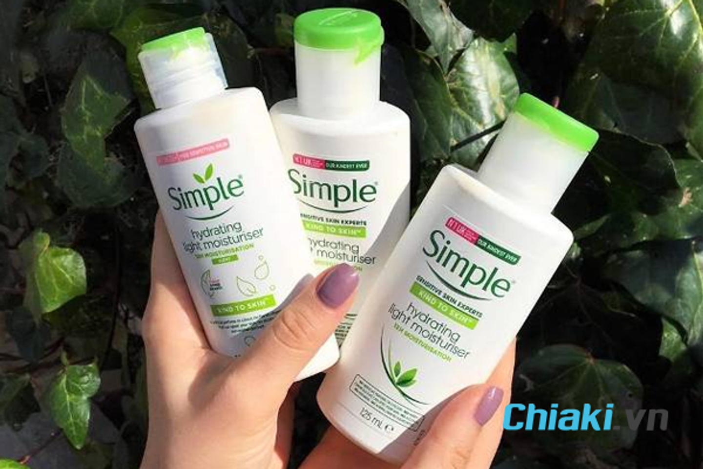 Lotion dưỡng ẩm Simple Kind To Skin Hydrating Light Moisturiser&nbsp;