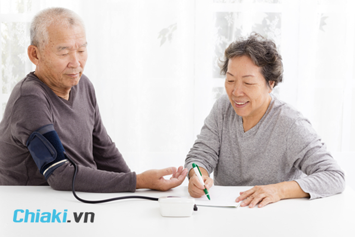 M&aacute;y đo huyết &aacute;p tại nh&agrave; dễ d&agrave;ng thao t&aacute;c