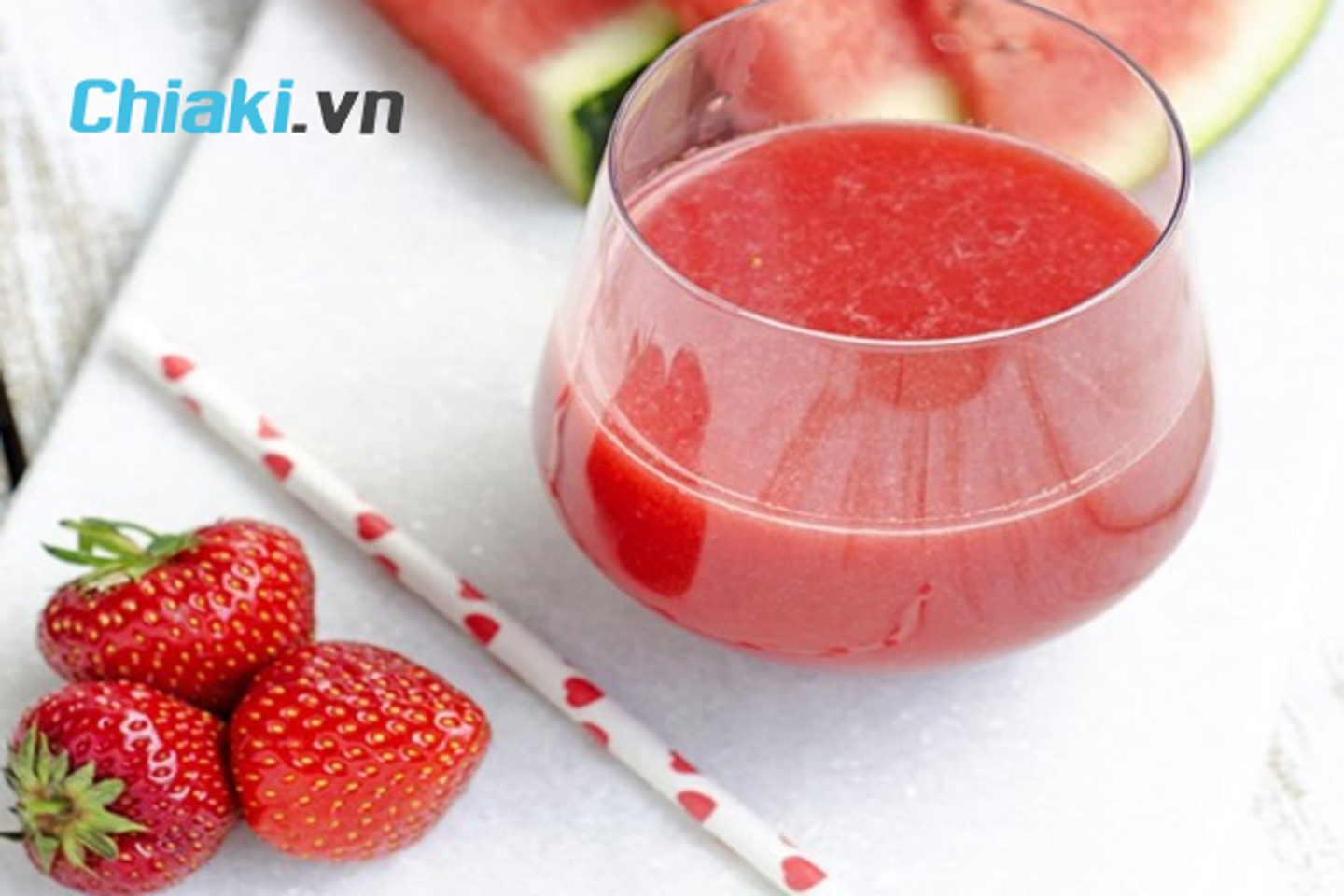 Nước &eacute;p d&acirc;u t&acirc;y v&agrave; dưa hấu m&aacute;t gan