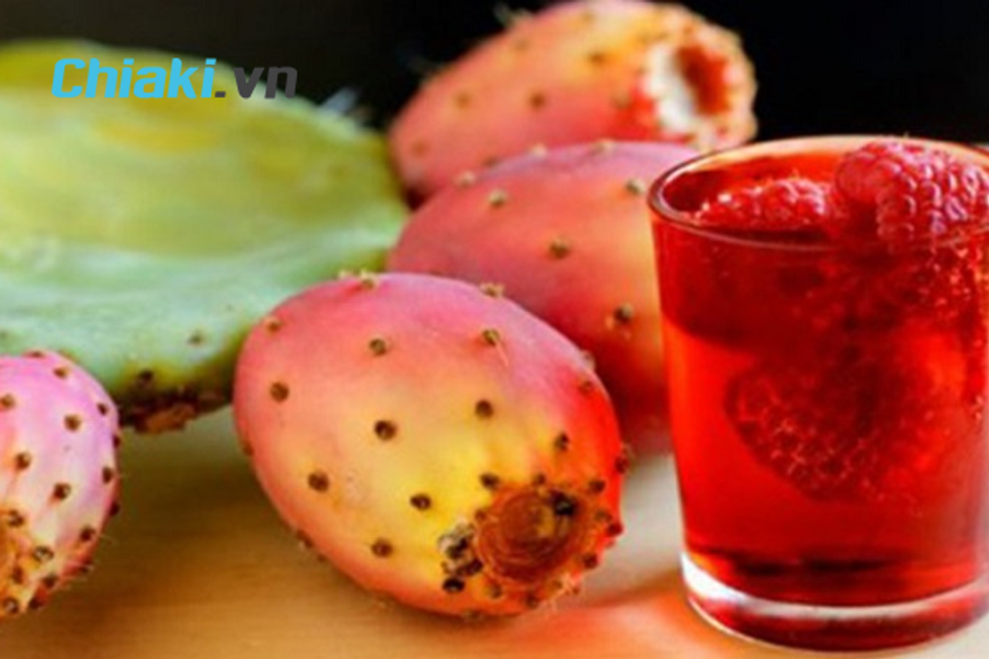 Nước &eacute;p xương rồng l&ecirc; gai