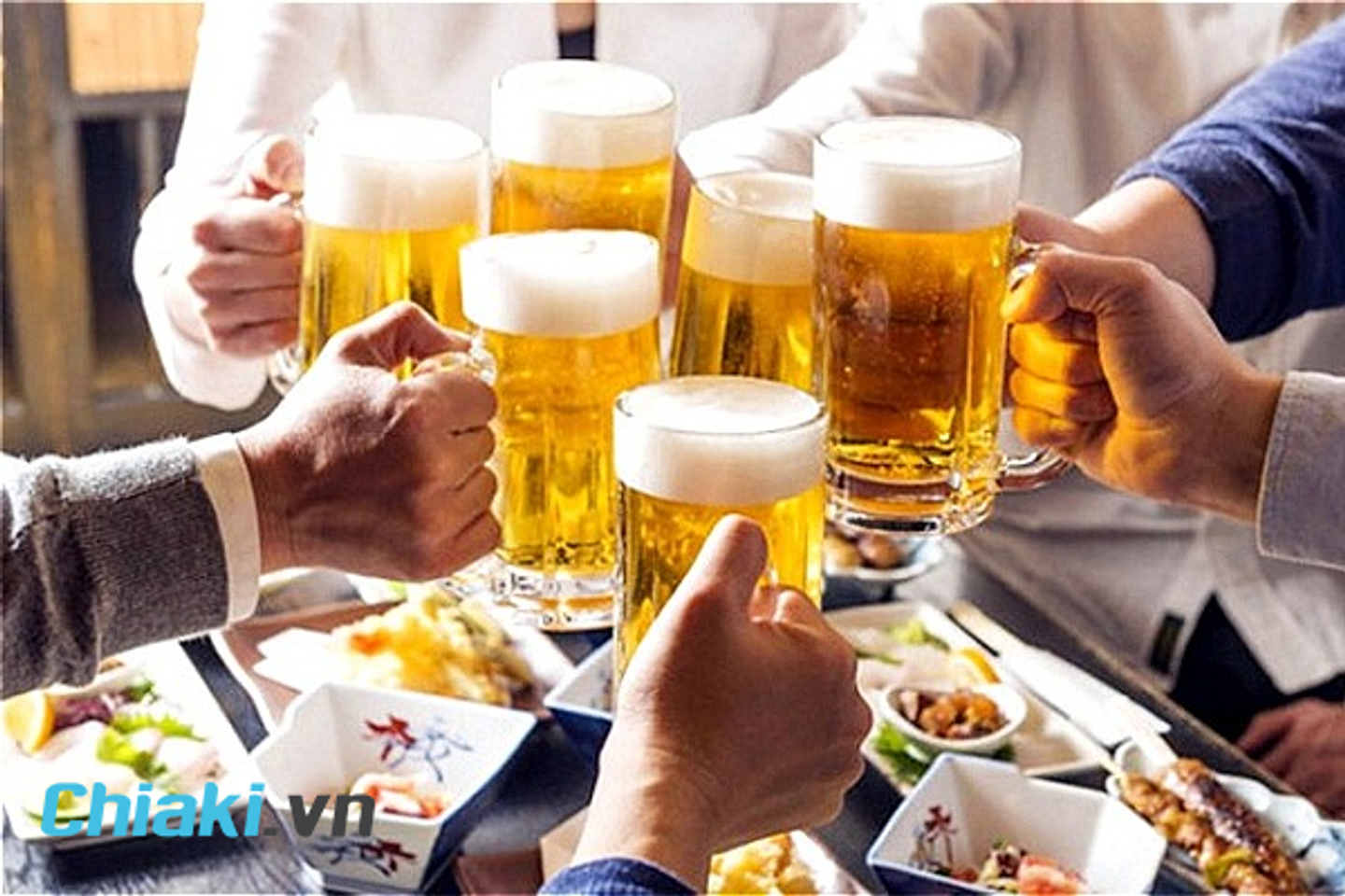 Hạn chế uống rượu bia, đồ uống c&oacute; cồn