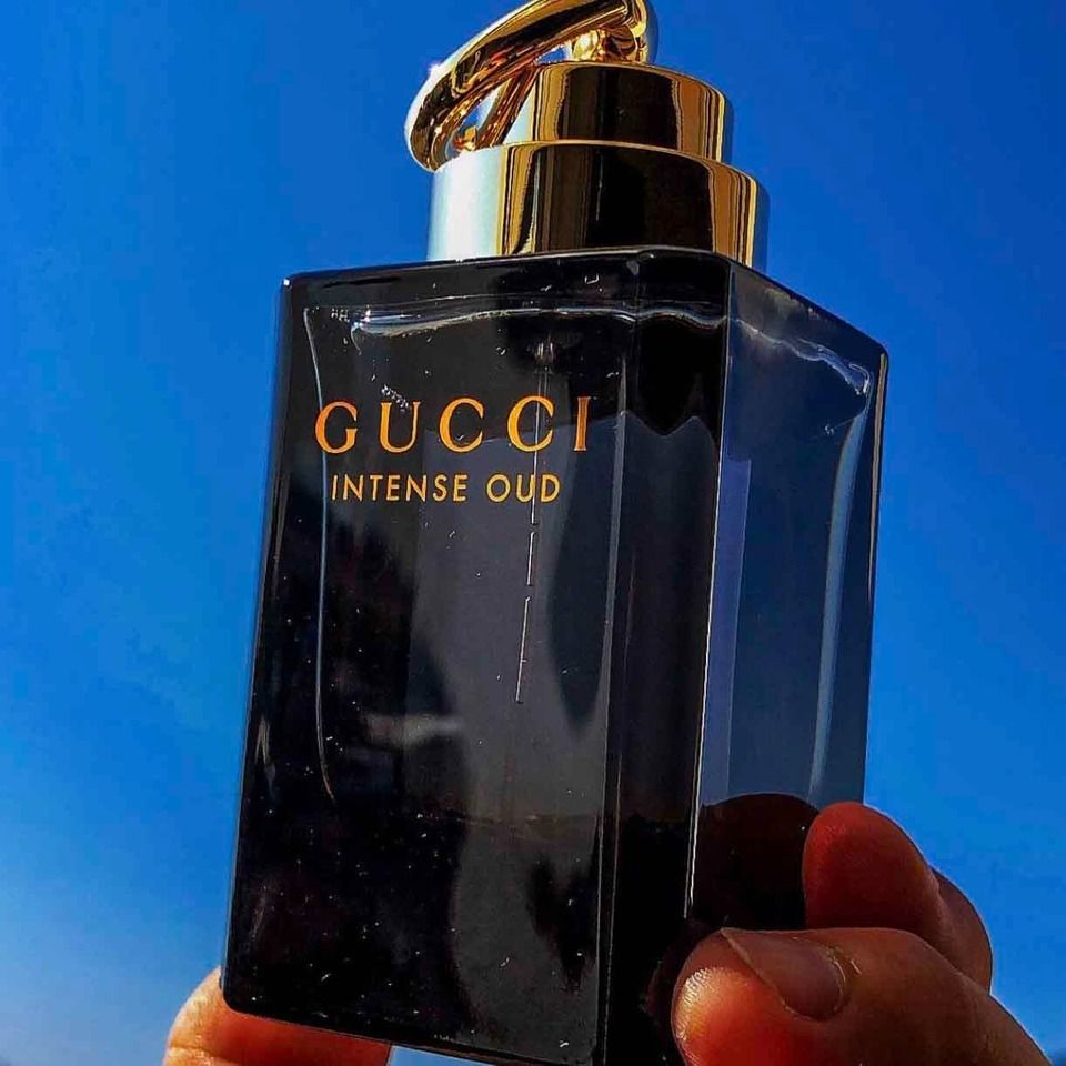 Gucci Intense Oud là dòng nước hoa thơm lâu