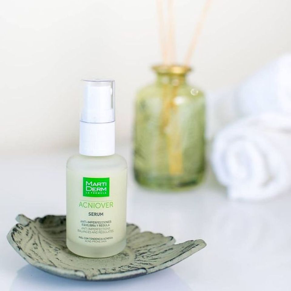 Serum se kh&iacute;t lỗ ch&acirc;n l&ocirc;ng cho da dầu mụn MartiDerm