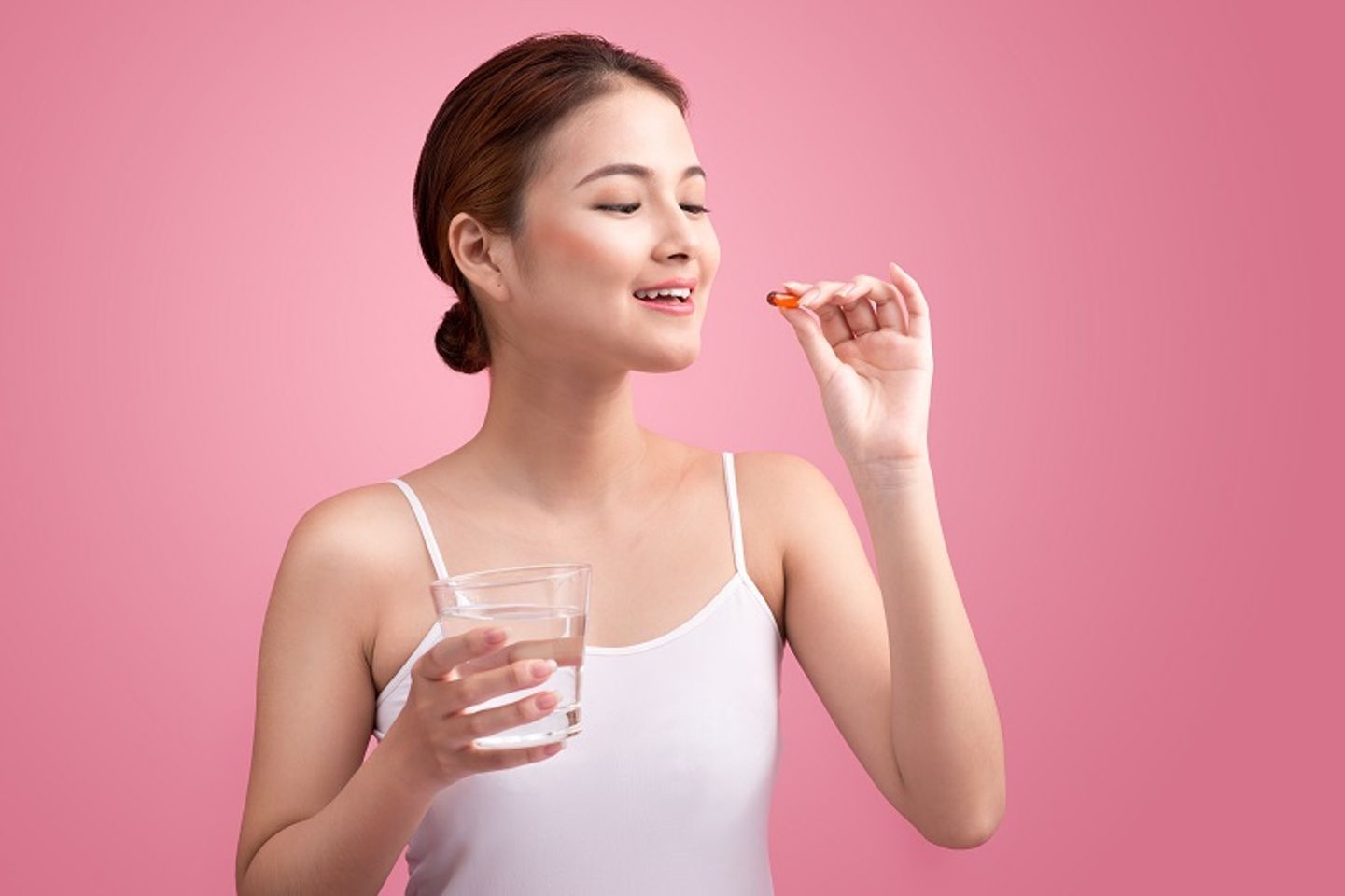 Thuốc uống đẹp da chống l&atilde;o h&oacute;a l&agrave; g&igrave;, thuốc l&agrave;m đẹp da, thuốc chống l&atilde;o h&oacute;a
