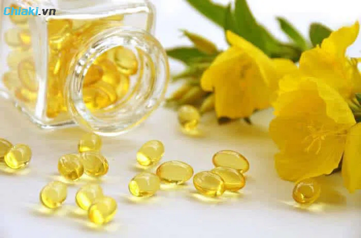 Tinh dầu hoa anh thảo gi&uacute;p c&acirc;n bằng nội tiết tố nữ, cải thiện sức khỏe
