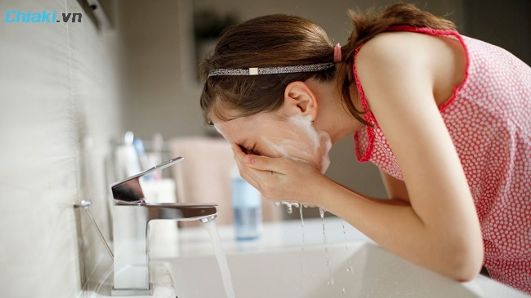 C&aacute;ch sử dụng sữa rửa mặt c&oacute; vitamin E hiệu quả tại nh&agrave;