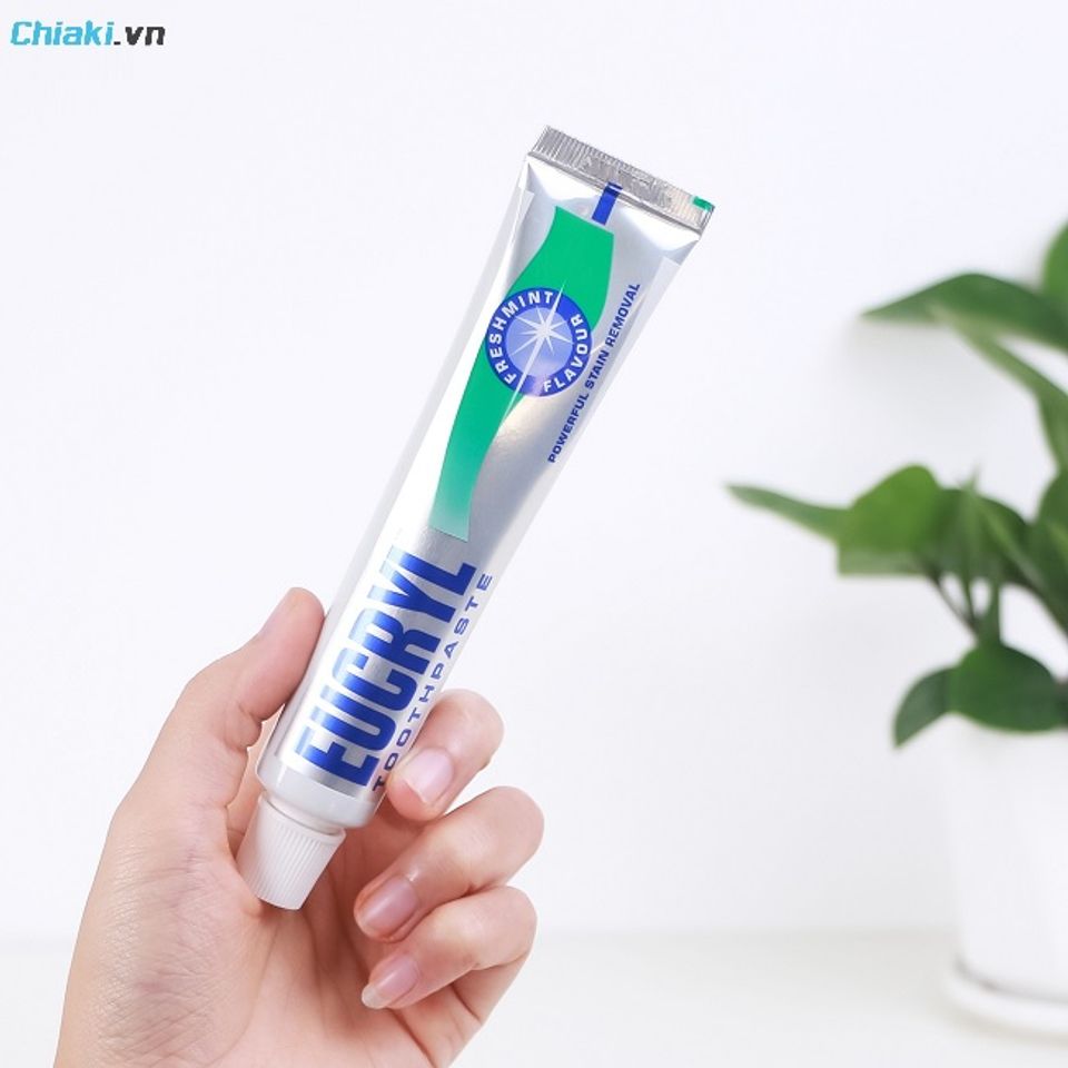 Kem đ&aacute;nh răng Eucryl toothpaste cải thiện răng ố v&agrave;ng khi niềng