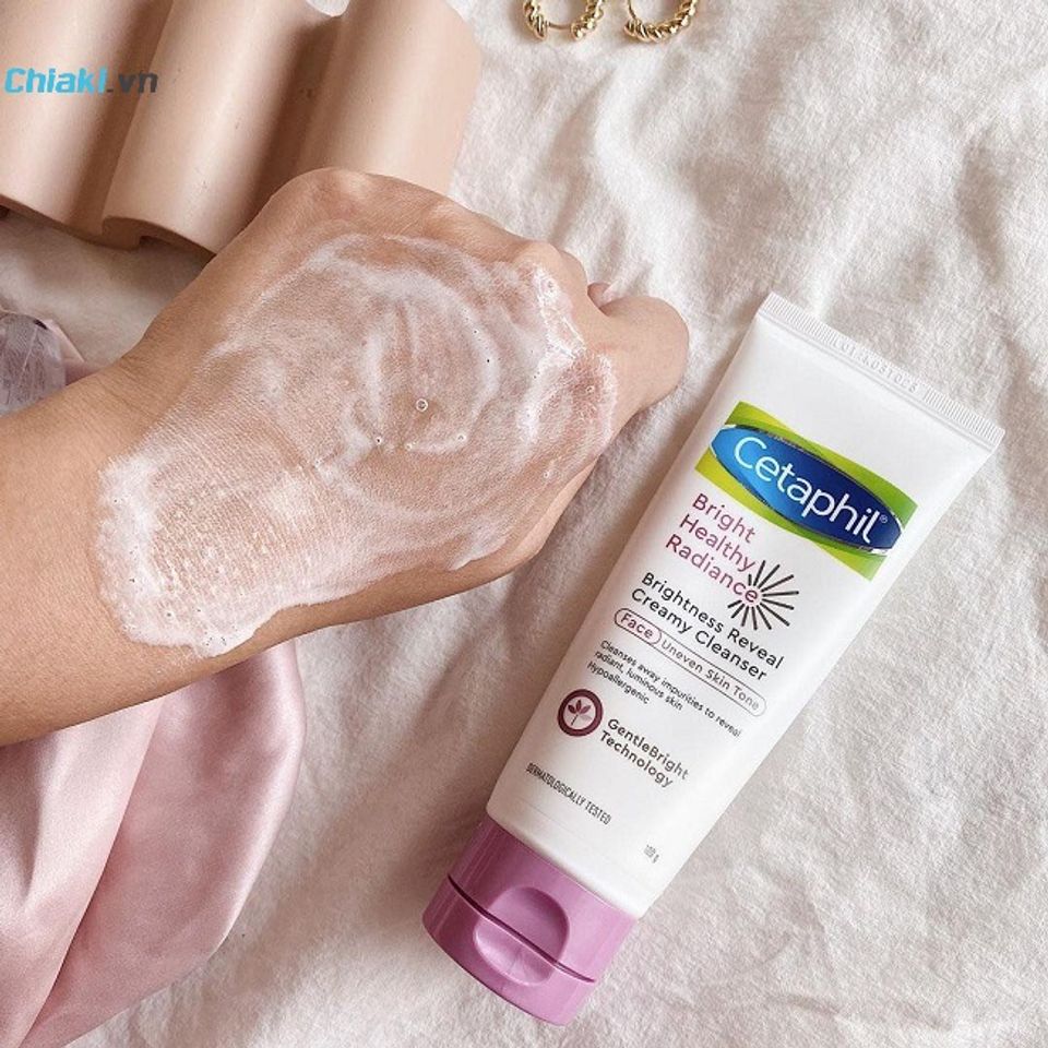 Sữa rửa mặt Cetaphil Brightness Reveal Creamy Cleanser