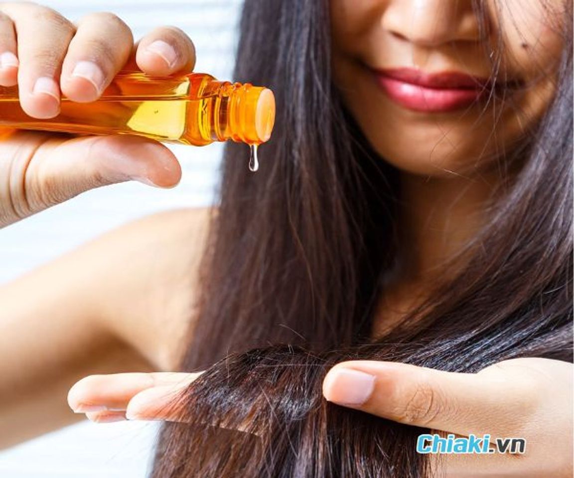 Thoa dưỡng t&oacute;c trước khi sấy nhiệt
