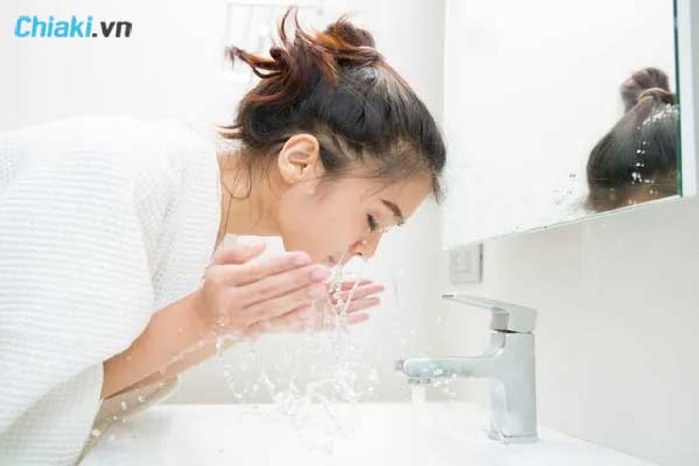 C&aacute;ch sử dụng sữa rửa mặt gi&aacute; học sinh