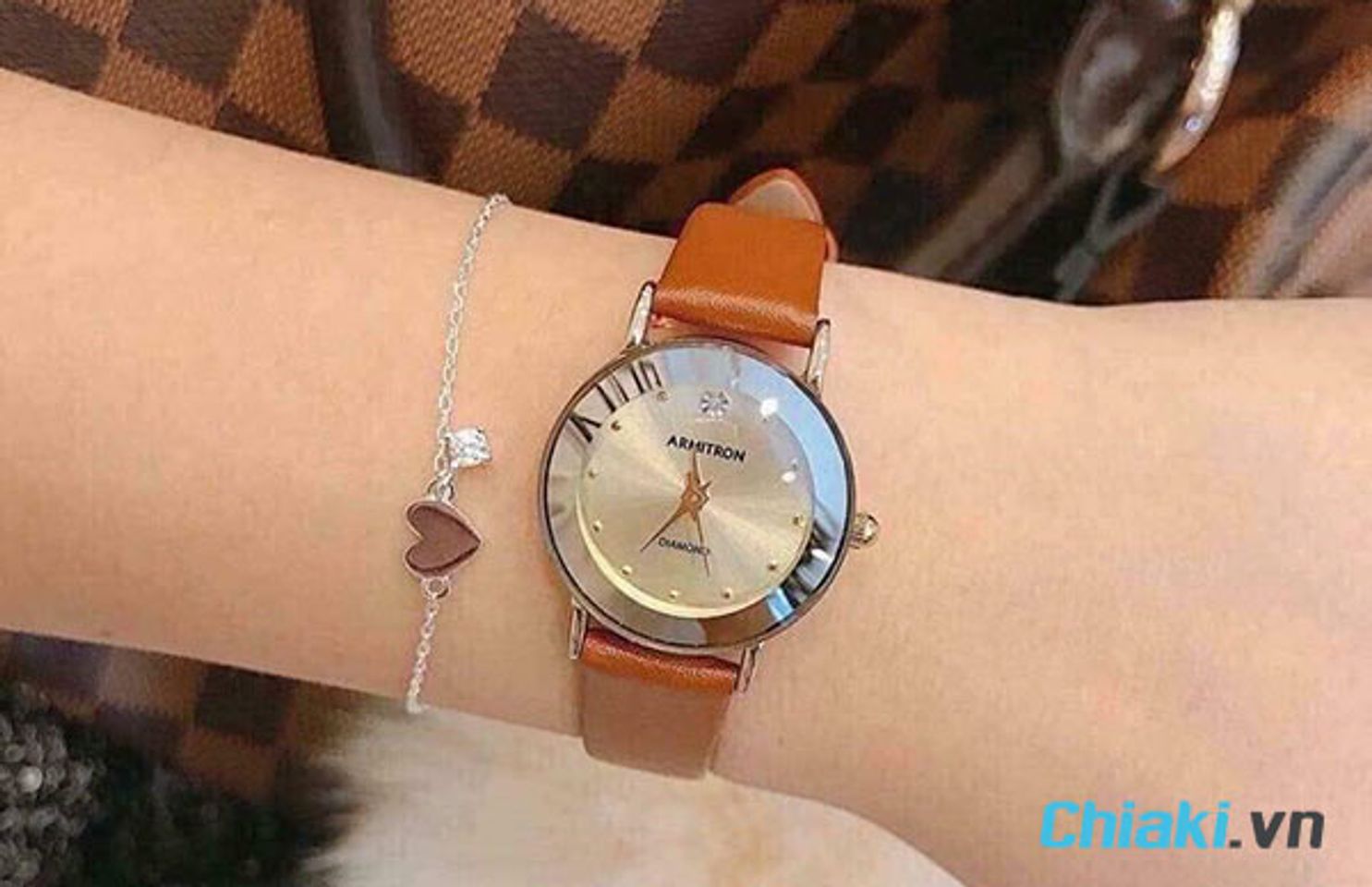 H&atilde;ng đồng hồ nữ đẹp Armitron