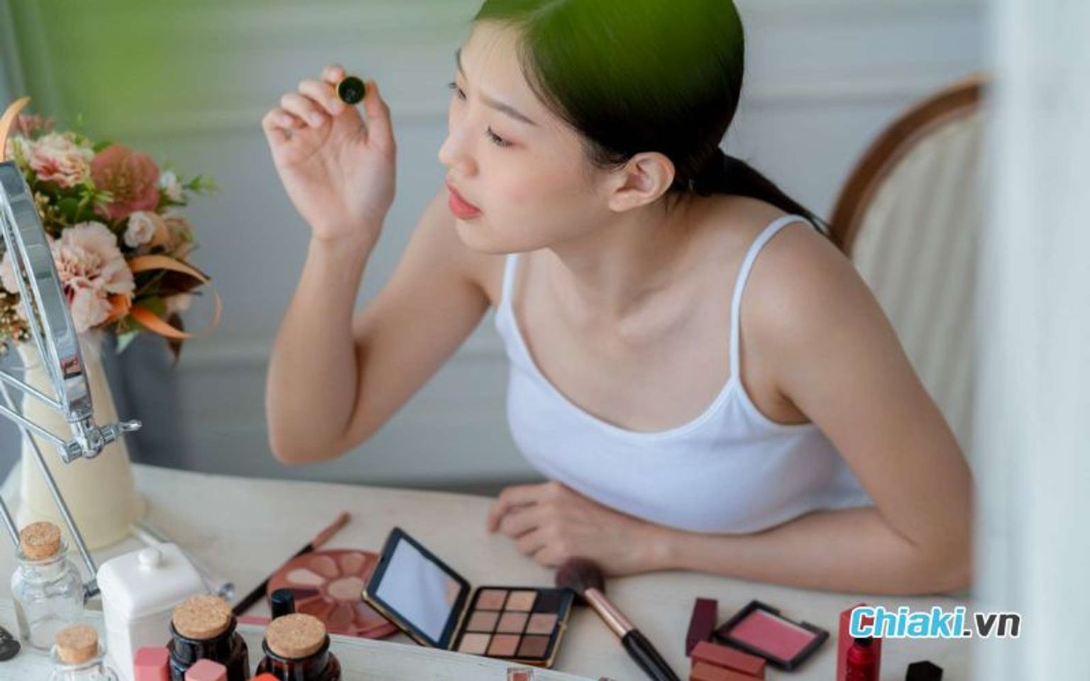 Quy tr&igrave;nh chăm s&oacute;c da khi d&ugrave;ng kem chống nắng, kem l&oacute;t khi trang điểm