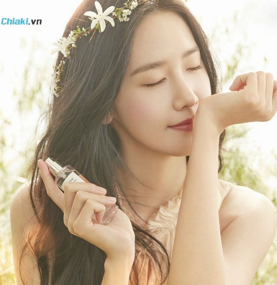 Các bước xịt nước hoa mùi đào 