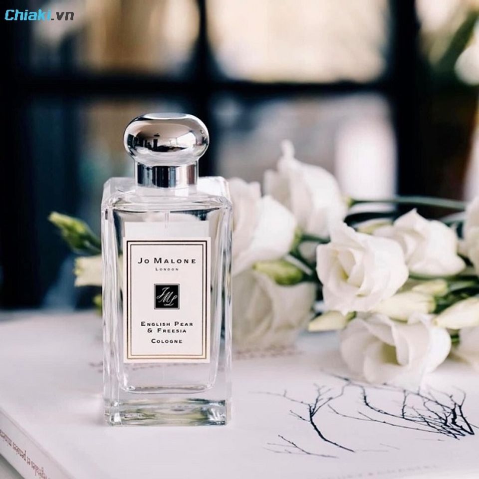 Nước hoa mùi phấn Jo Malone English Pear Freesia Cologone sử dụng mùa hè