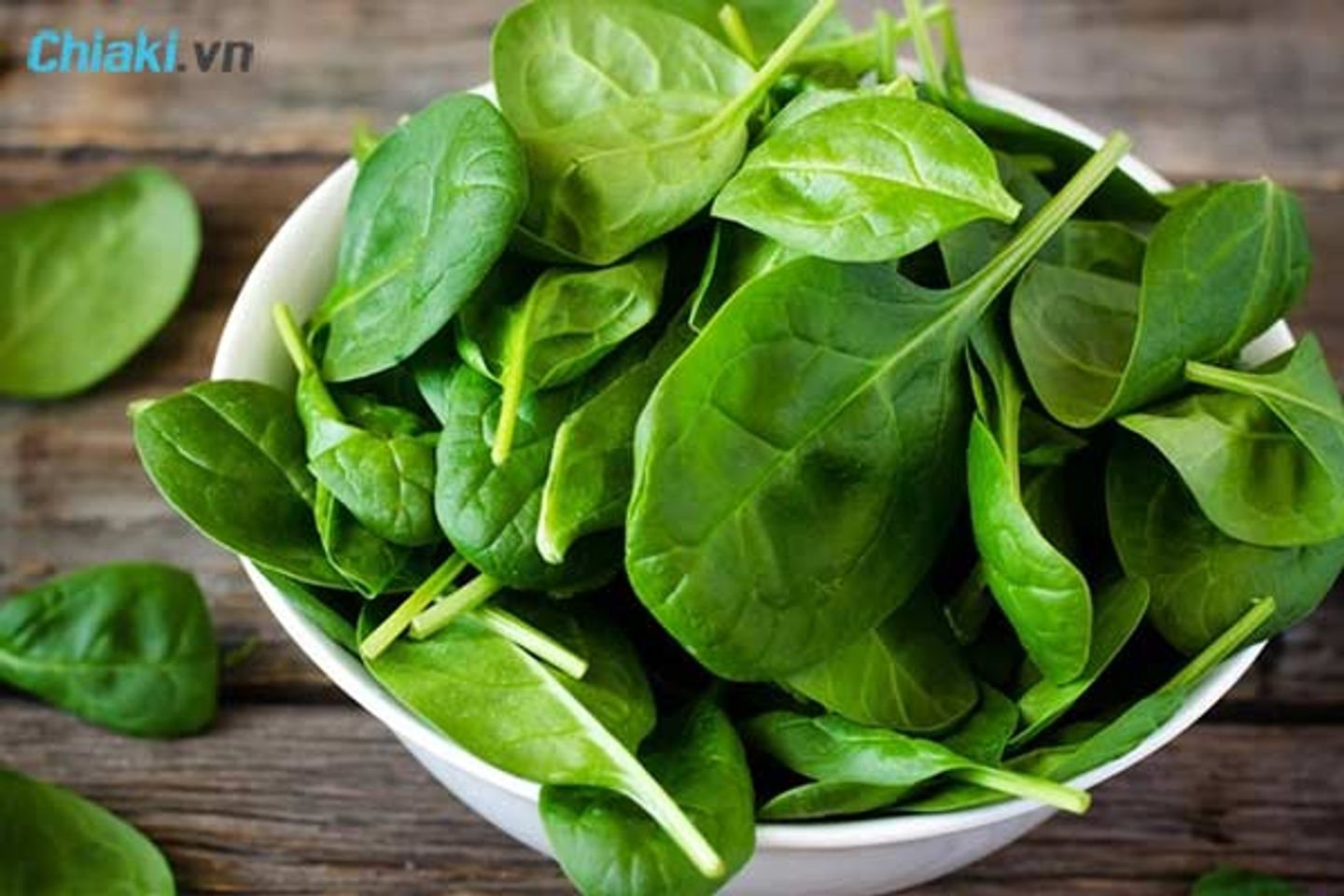 Rau bina l&agrave; một trong những thực phẩm gi&agrave;u vitamin A
