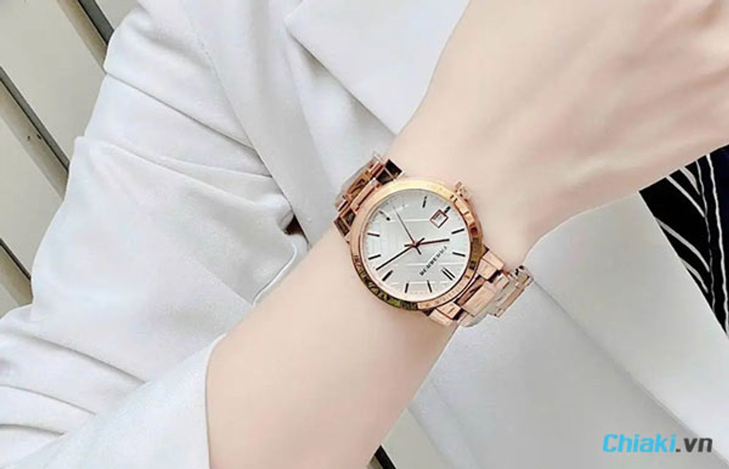 H&atilde;ng đồng hồ nữ Burberry