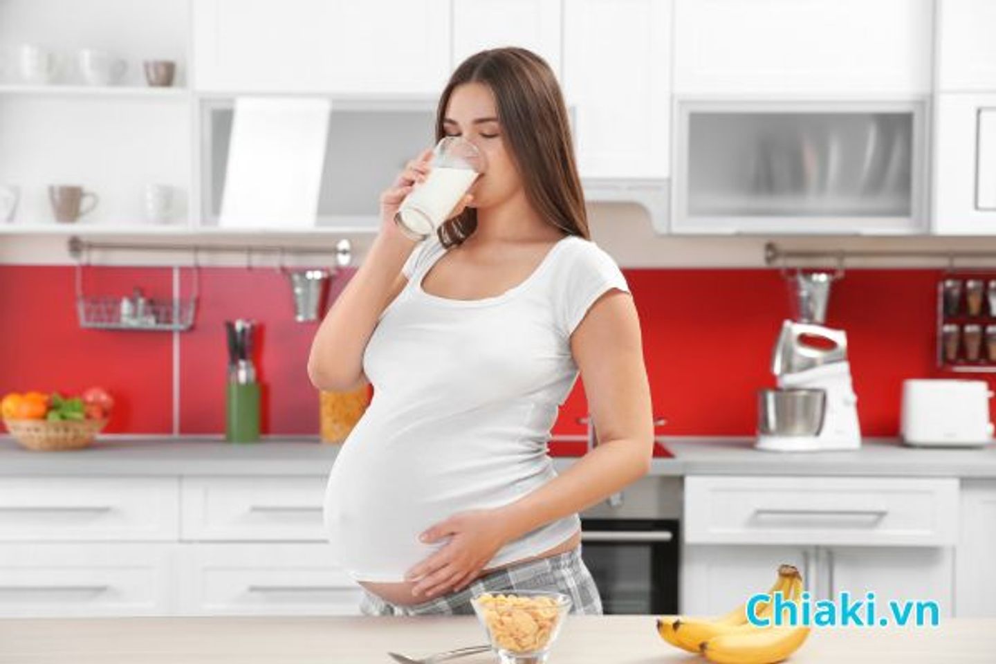 Sữa bầu gi&uacute;p bổ sung dinh dưỡng cho cả mẹ v&agrave; b&eacute;
