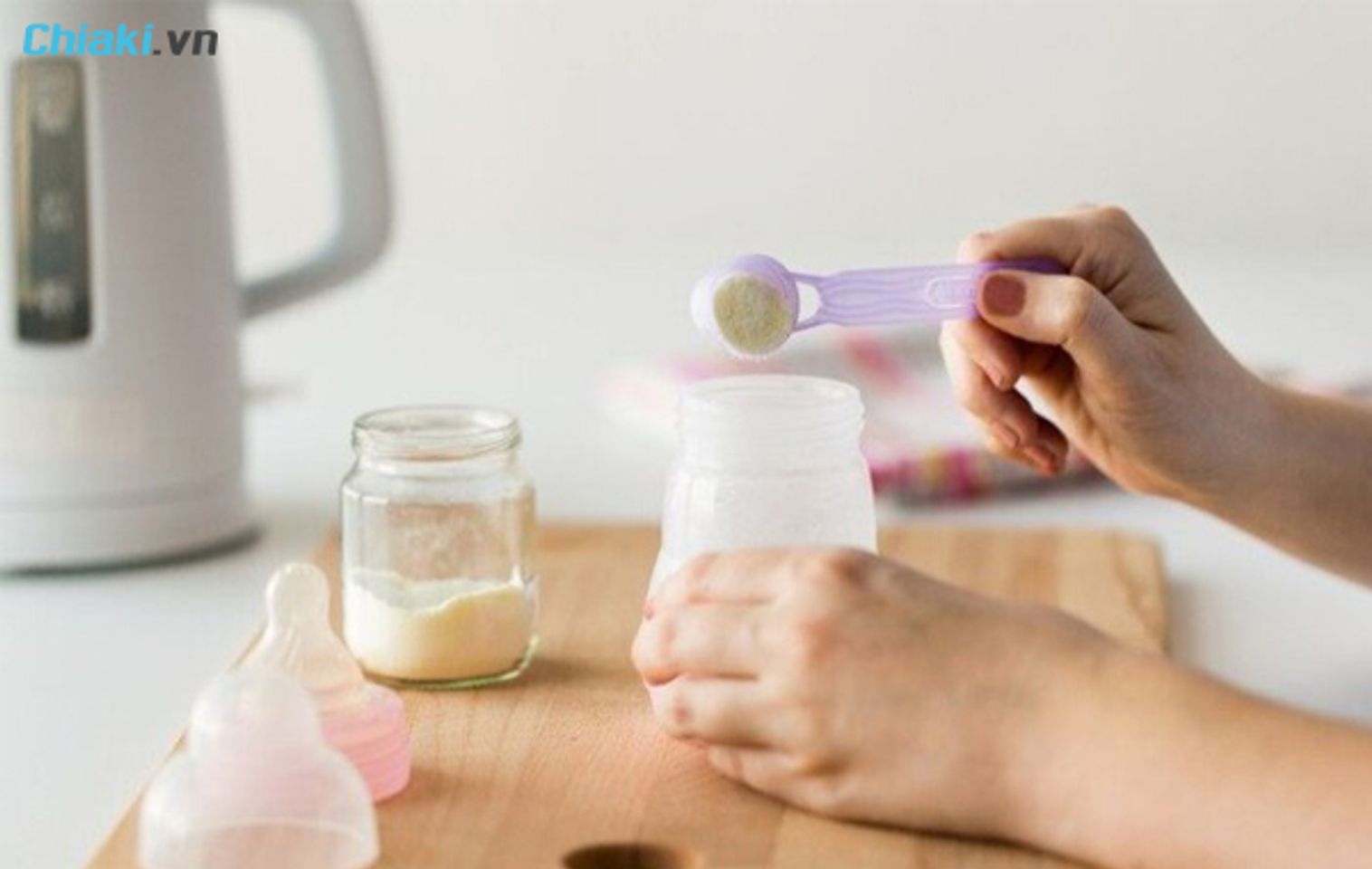 hướng dẫn c&aacute;ch pha sữa Aptamil 