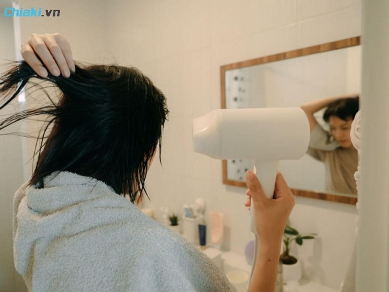 Những lưu &yacute; khi sử dụng m&aacute;y sấy t&oacute;c gi&uacute;p bền l&acirc;u