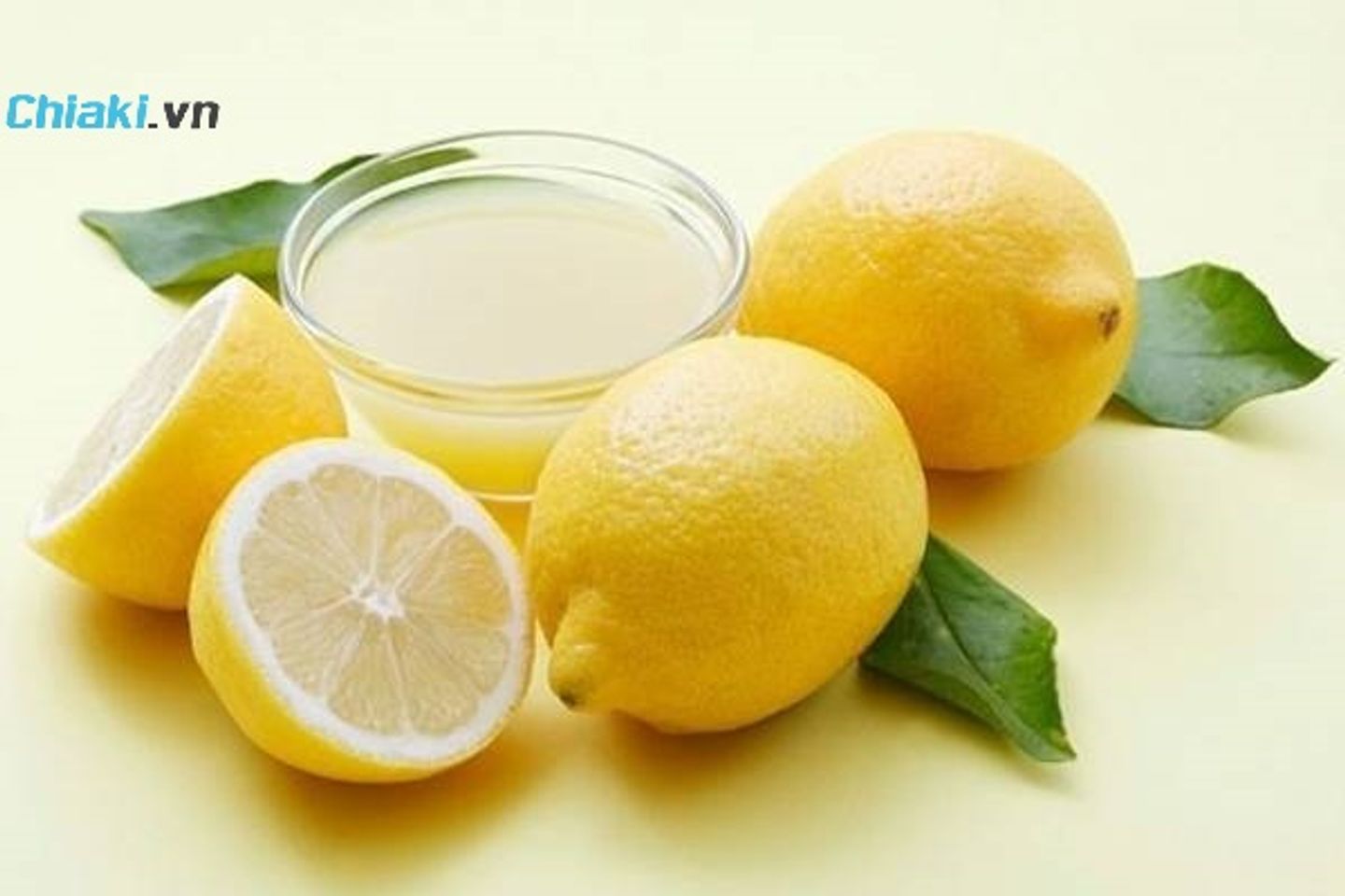 Nước s&uacute;c miệng chanh muối
