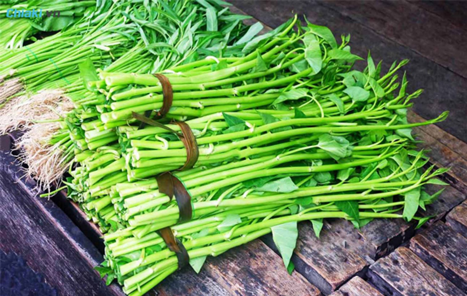 rau muống l&agrave; thực phẩm bổ sung protein