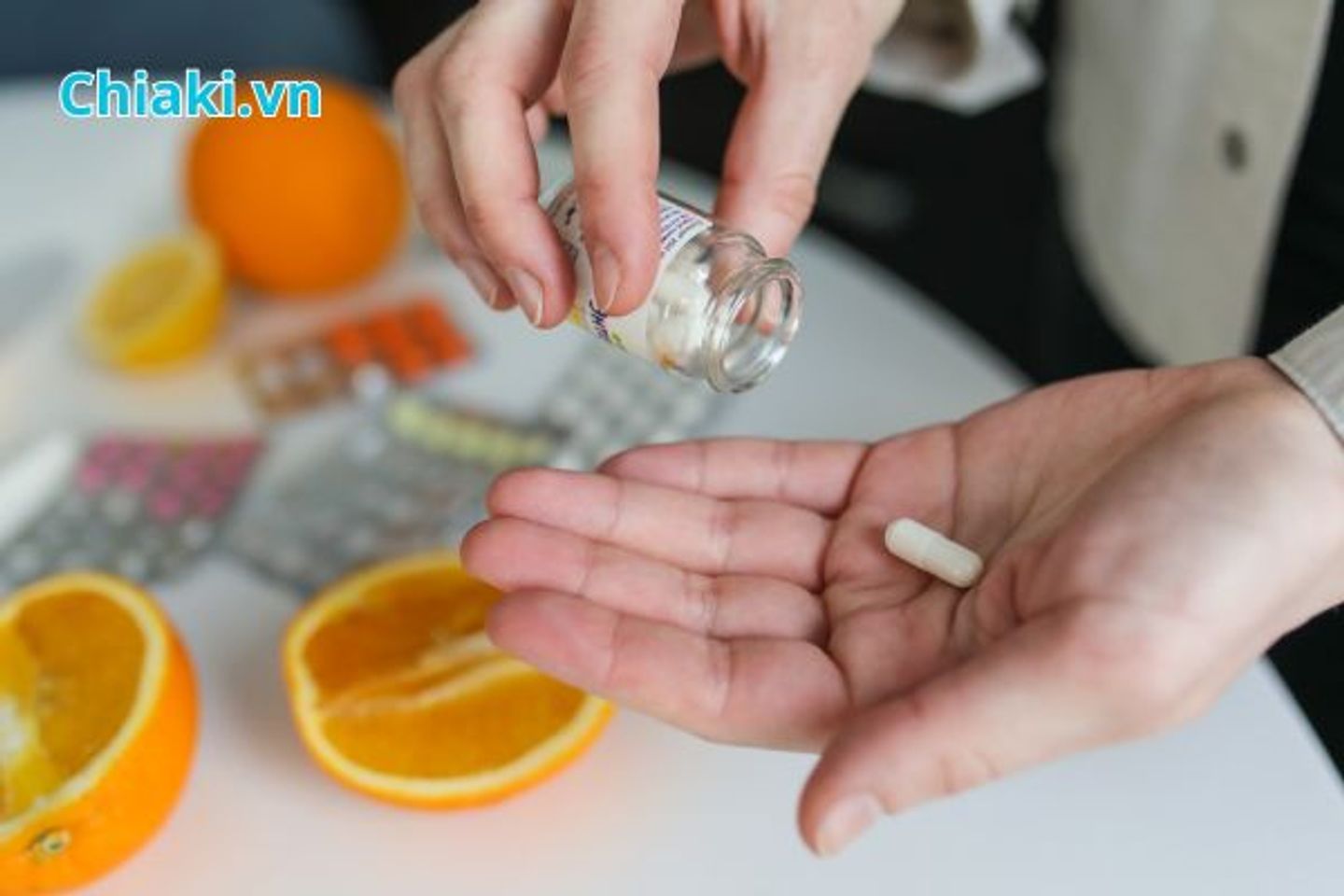 C&aacute;ch sử dụng sản phẩm chức năng Heliocare hỗ trợ chống nắng