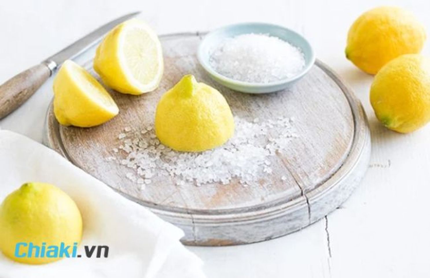 C&aacute;ch triệt l&ocirc;ng n&aacute;ch tại nh&agrave; bằng chanh v&agrave; muối