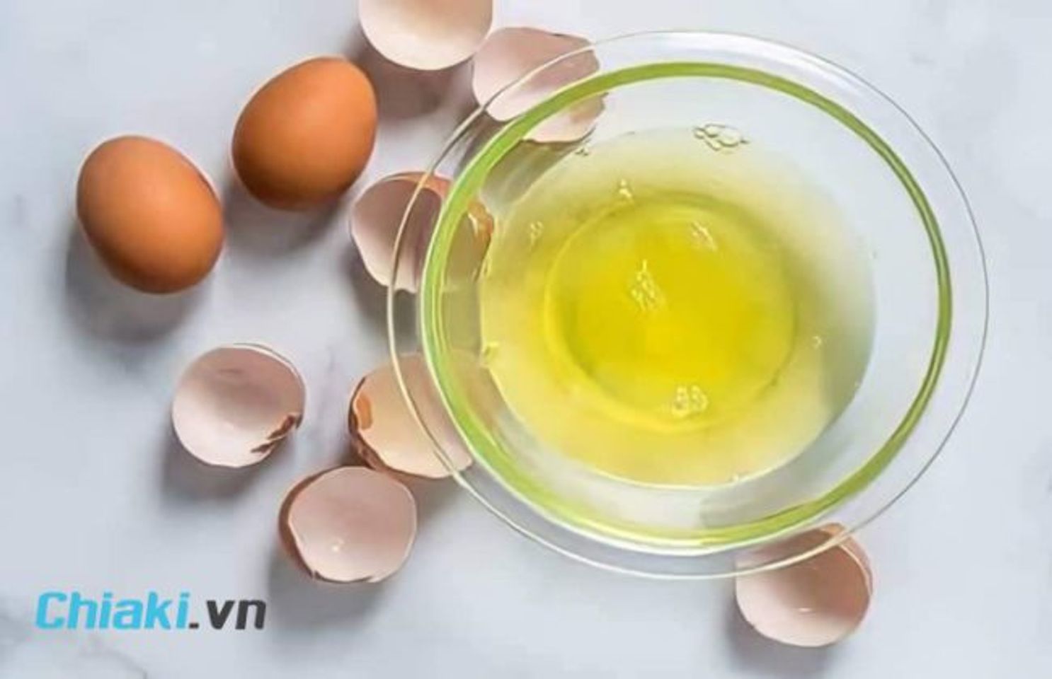 C&aacute;ch triệt l&ocirc;ng n&aacute;ch tại nh&agrave; bằng trứng g&agrave;