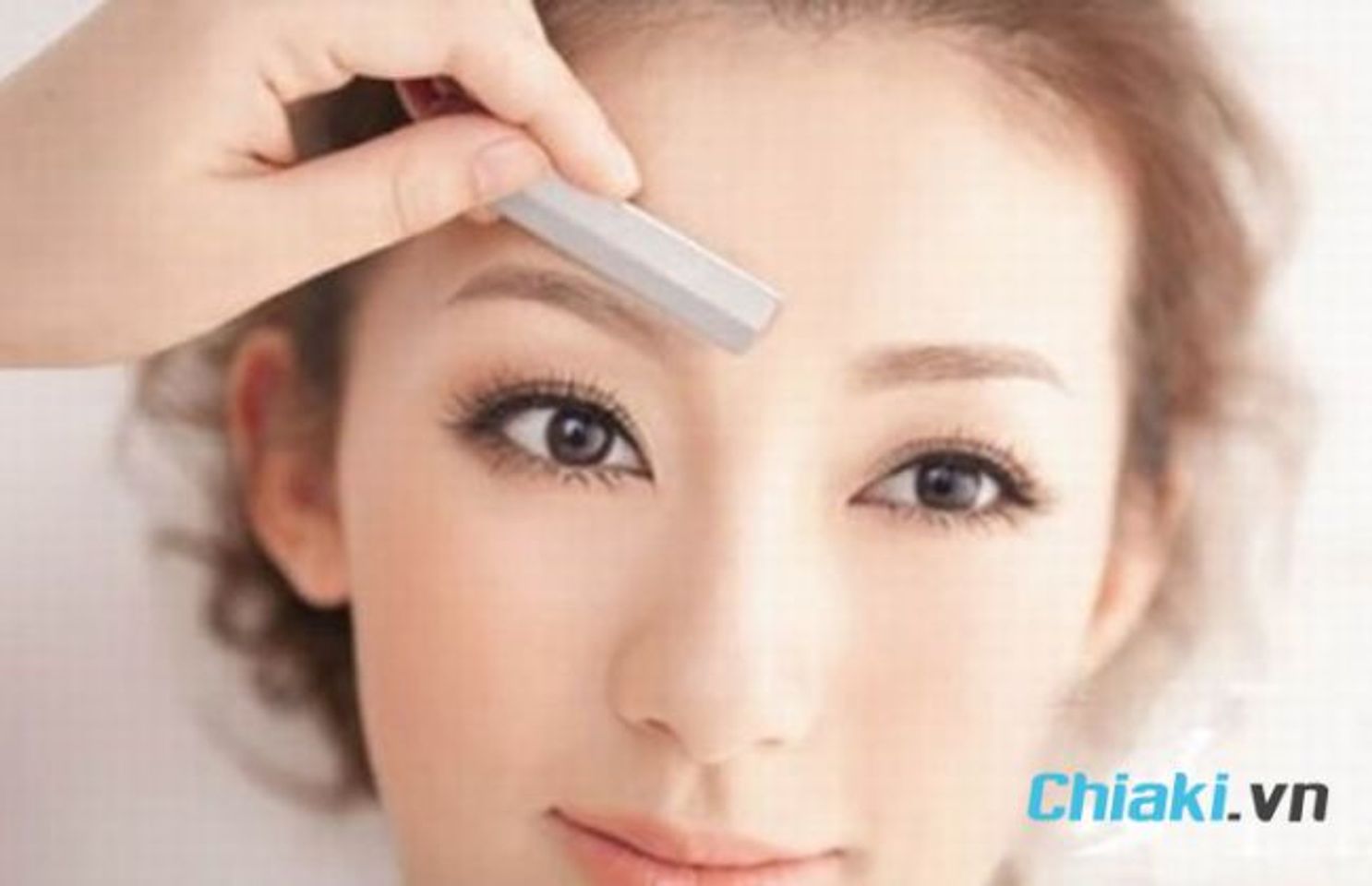 Cạo l&ocirc;ng m&agrave;y c&oacute; mọc rậm hơn kh&ocirc;ng