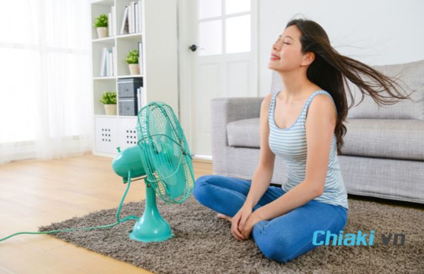 C&oacute; n&ecirc;n sấy t&oacute;c bằng quạt