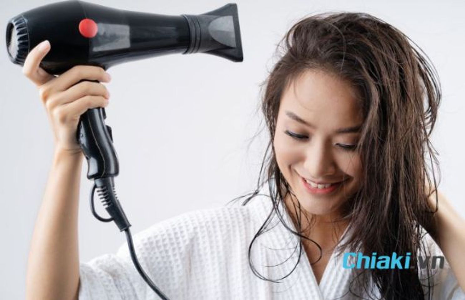 C&oacute; n&ecirc;n sấy t&oacute;c kh&ocirc; hẳn kh&ocirc;ng