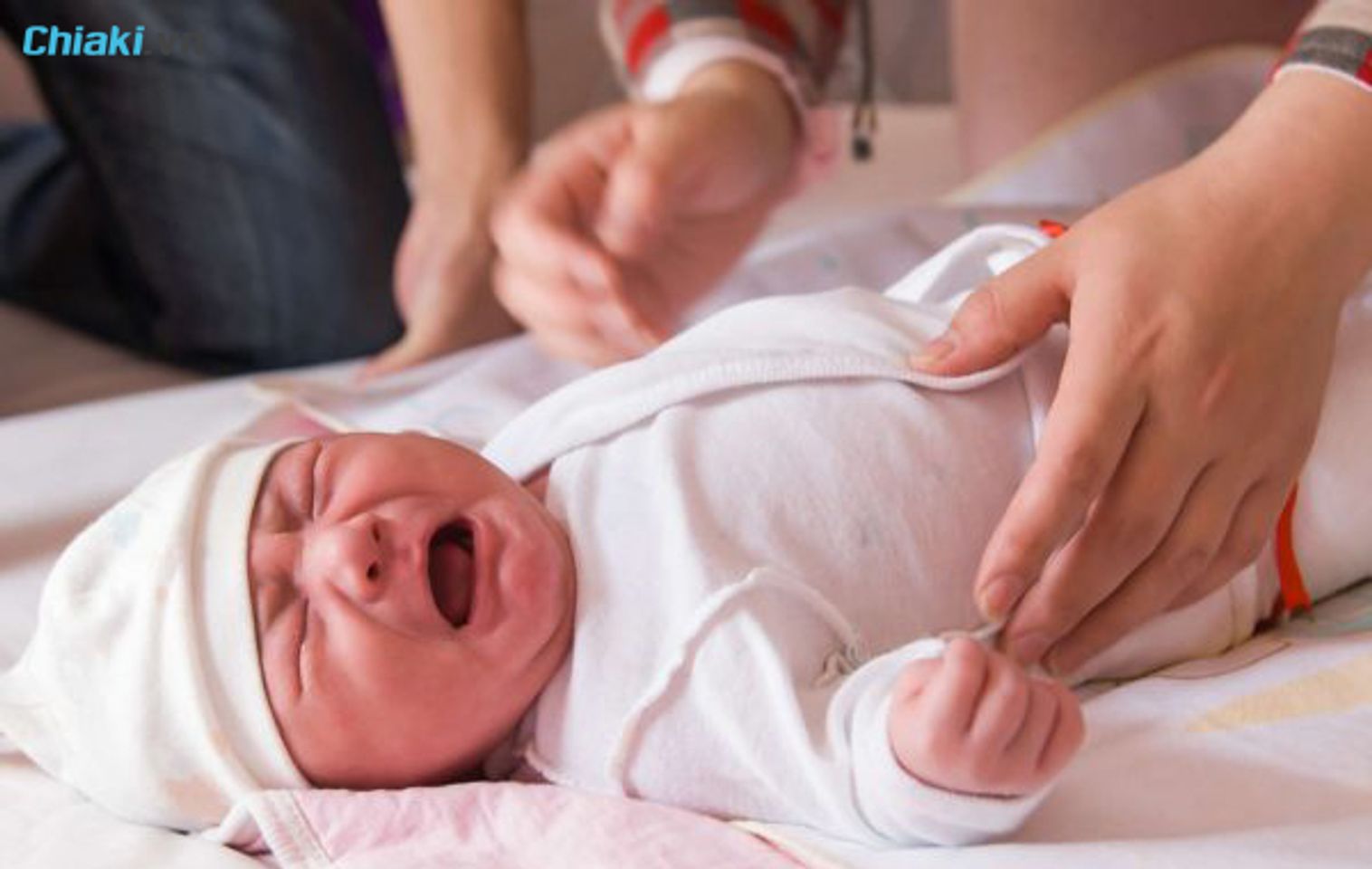 Lượng sữa cho trẻ sơ sinh bao nhiêu là đủ? Những điều mẹ cần lưu ý