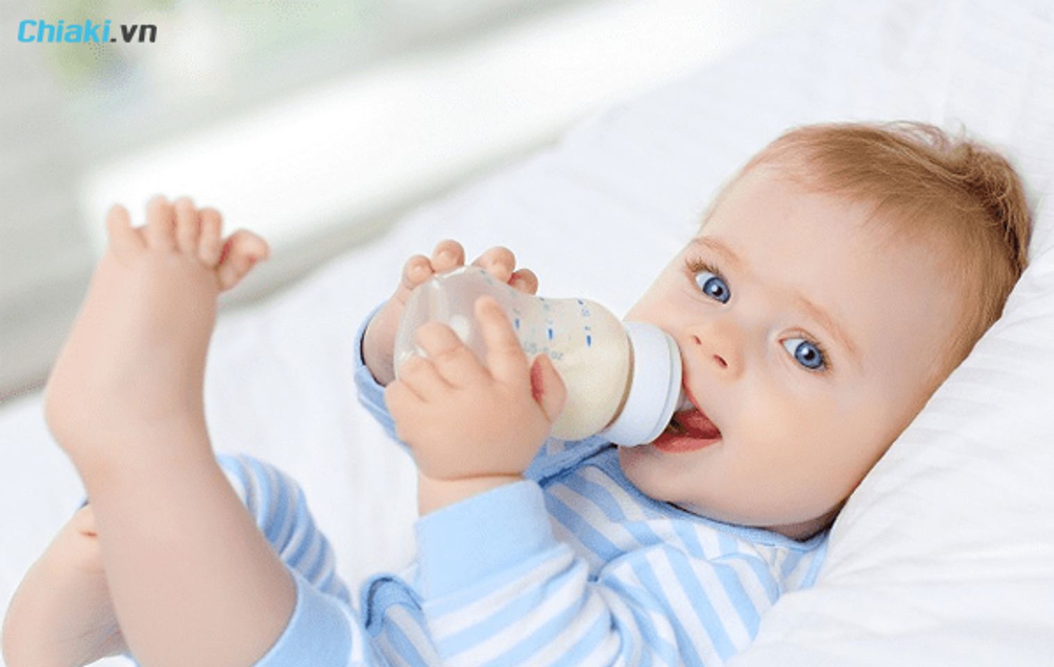 Lượng sữa cho trẻ sơ sinh bao nhiêu là đủ? Những điều mẹ cần lưu ý