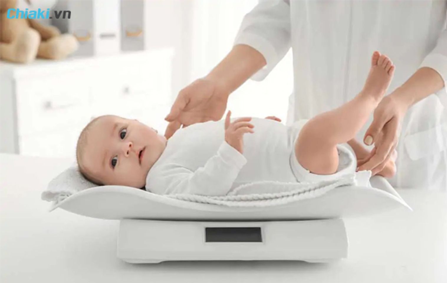 N&ecirc;n đổi sữa khi trẻ chậm tăng c&acirc;n