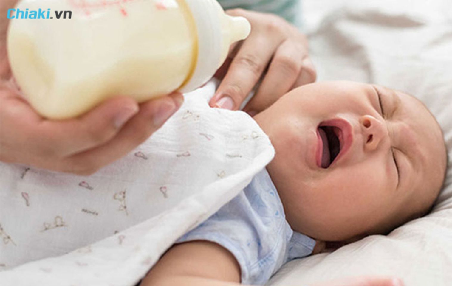 N&ecirc;n đổi sữa khi trẻ ch&aacute;n b&uacute;, mệt mỏi