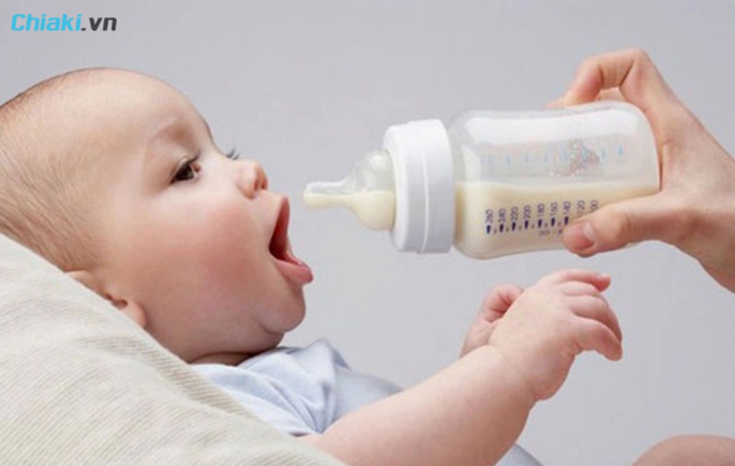 N&ecirc;n đổi sữa khi trẻ bước sang giai đoạn mới
