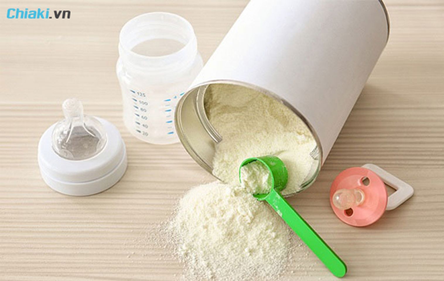 Kinh nghiệm đổi sữa cho trẻ sơ sinh l&agrave; phải đổi sữa từ từ