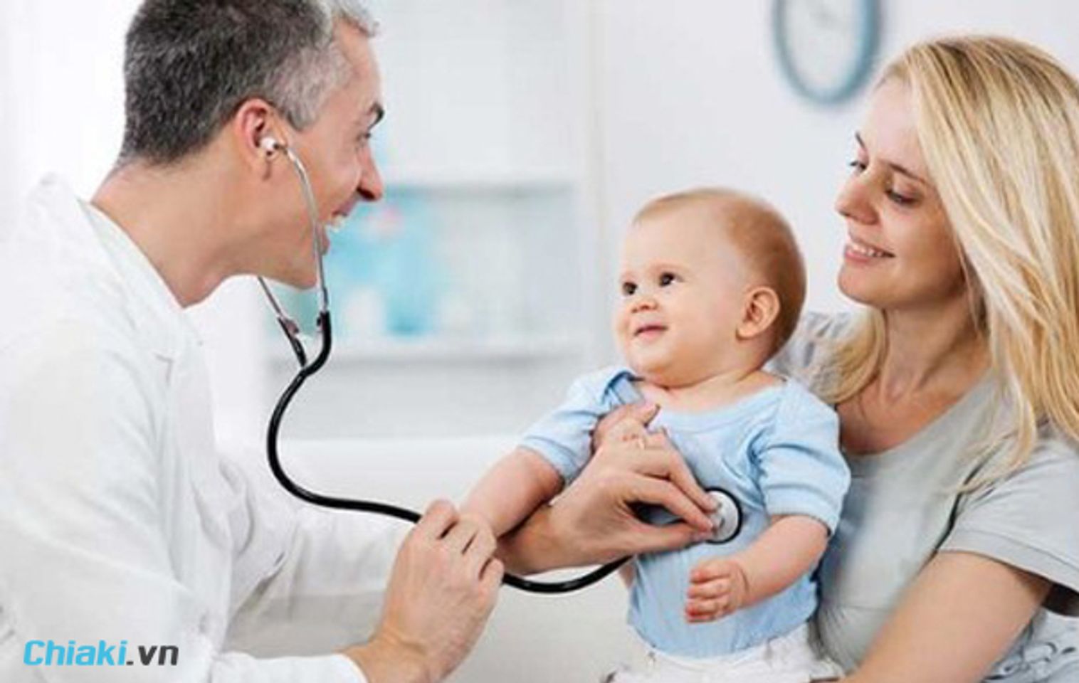 Kinh nghiệm đổi sữa cho trẻ sơ sinh l&agrave; phải tham khảo &yacute; kiến chuy&ecirc;n gia