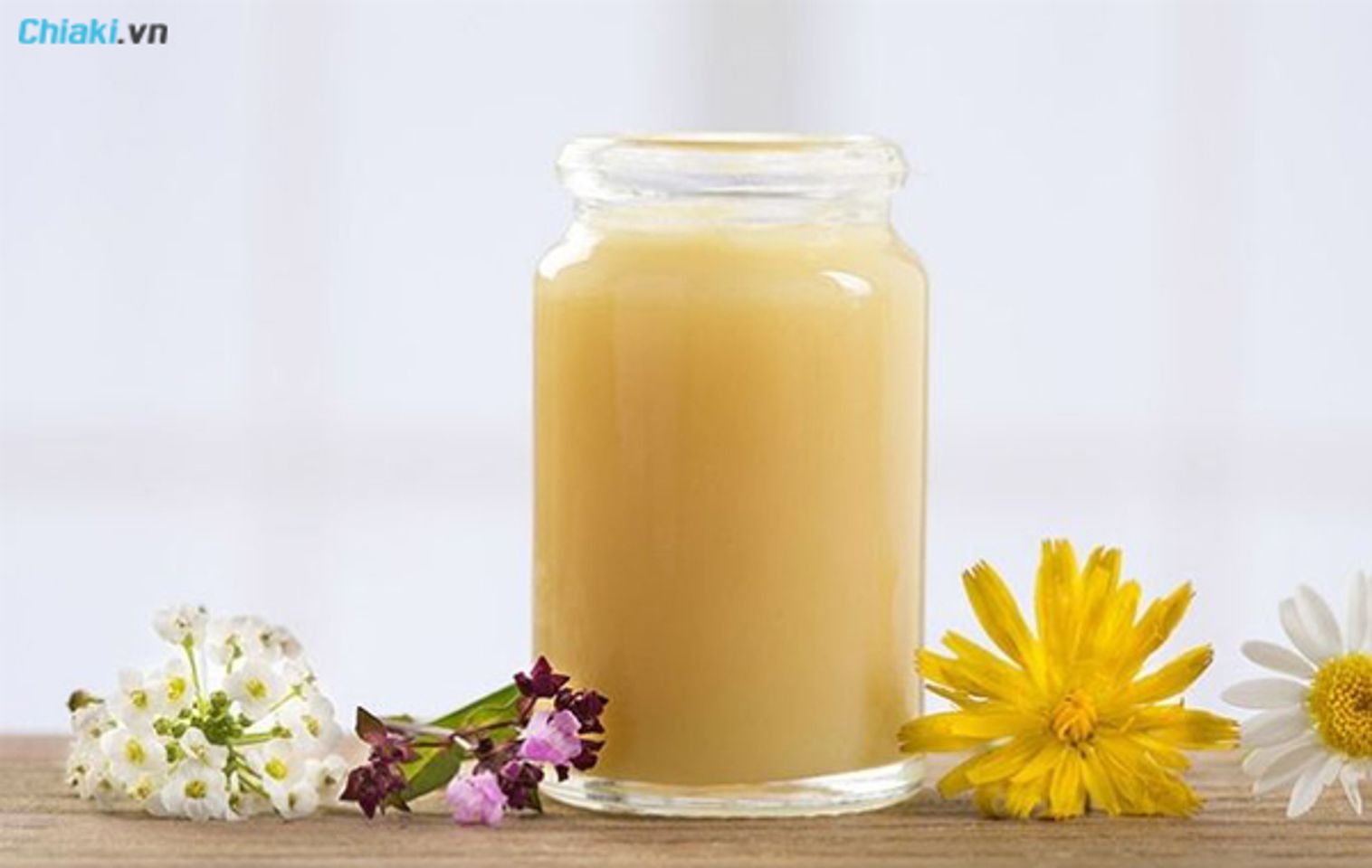 sữa ong ch&uacute;a ph&ugrave; hợp với nhiều đối tượng