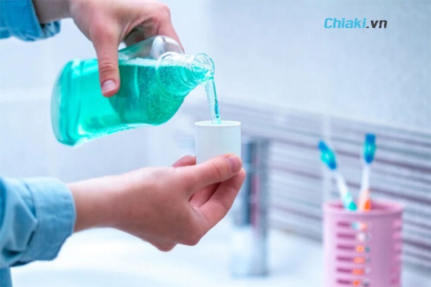 T&aacute;c hại của nước s&uacute;c miệng khi qu&aacute; lạm dụng