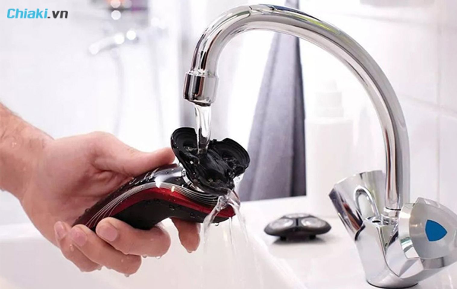 n&ecirc;n vệ sinh m&aacute;y cạo r&acirc;u định kỳ