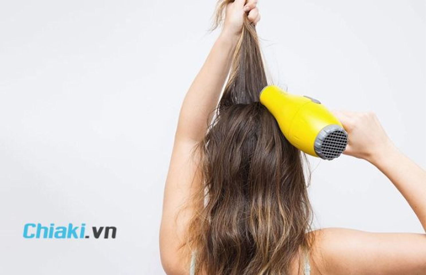 Tập trung sấy kh&ocirc; phần ch&acirc;n t&oacute;c trước