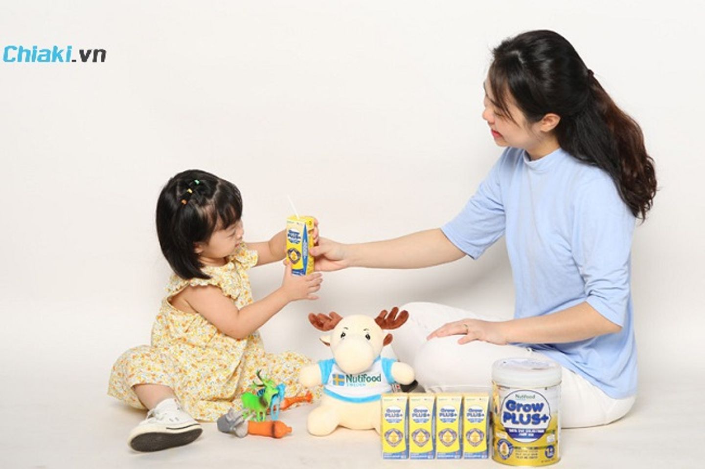 Ti&ecirc;u ch&iacute; chọn sữa ph&aacute;t triển to&agrave;n diện cho b&eacute;