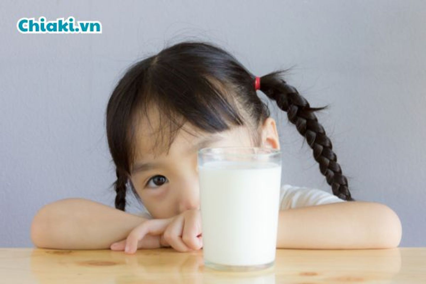 N&ecirc;n cho b&eacute; uống sữa tăng chiều cao v&agrave;o l&uacute;c n&agrave;o?