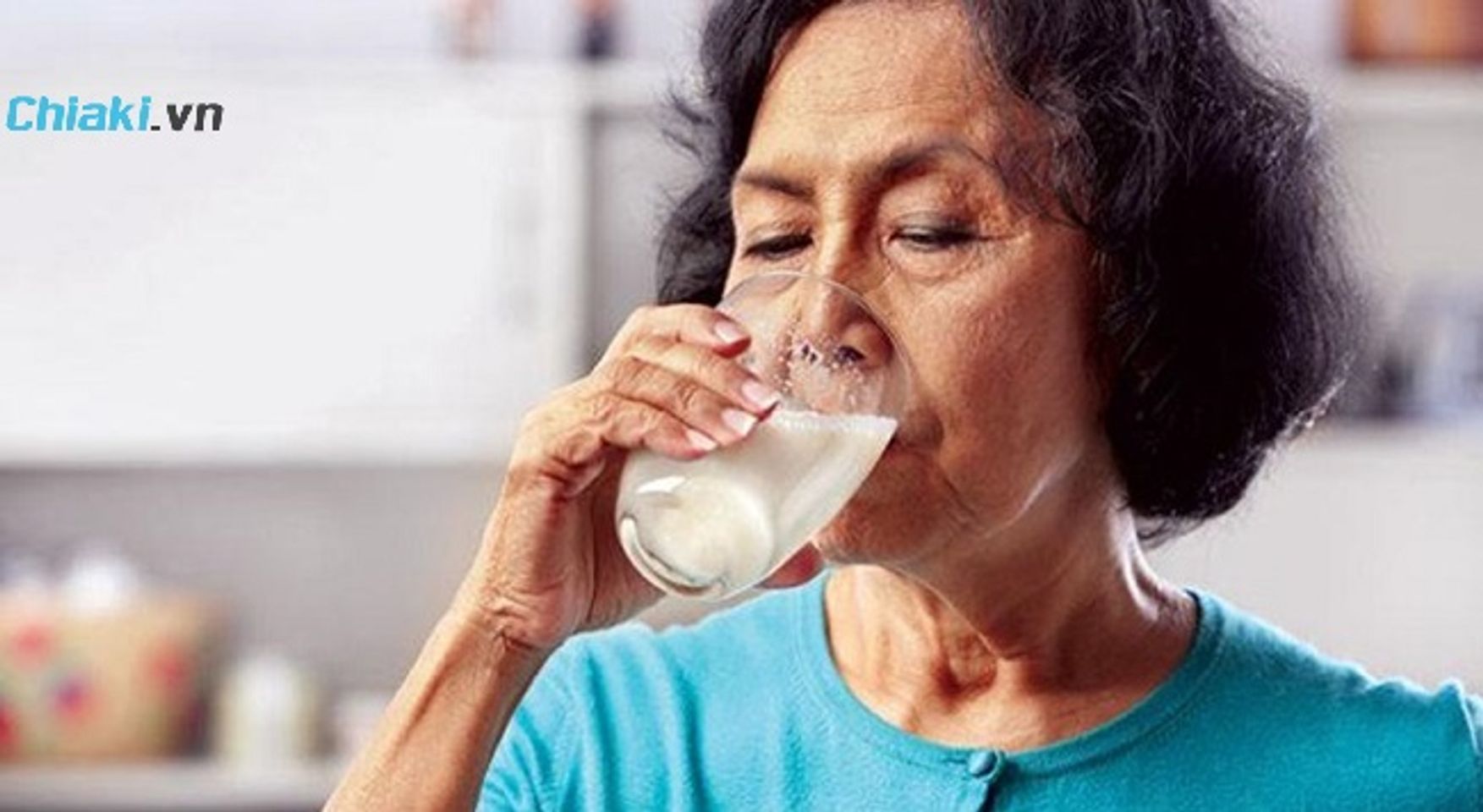 Uống nhiều sữa c&oacute; tốt kh&ocirc;ng?