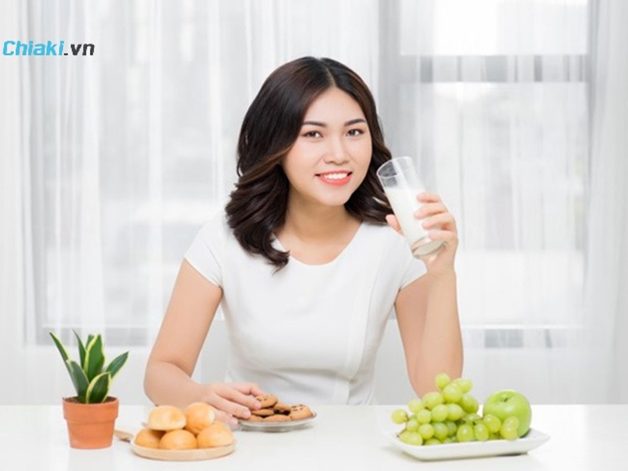 N&ecirc;n uống bao nhi&ecirc;u ml sữa mỗi ng&agrave;y?