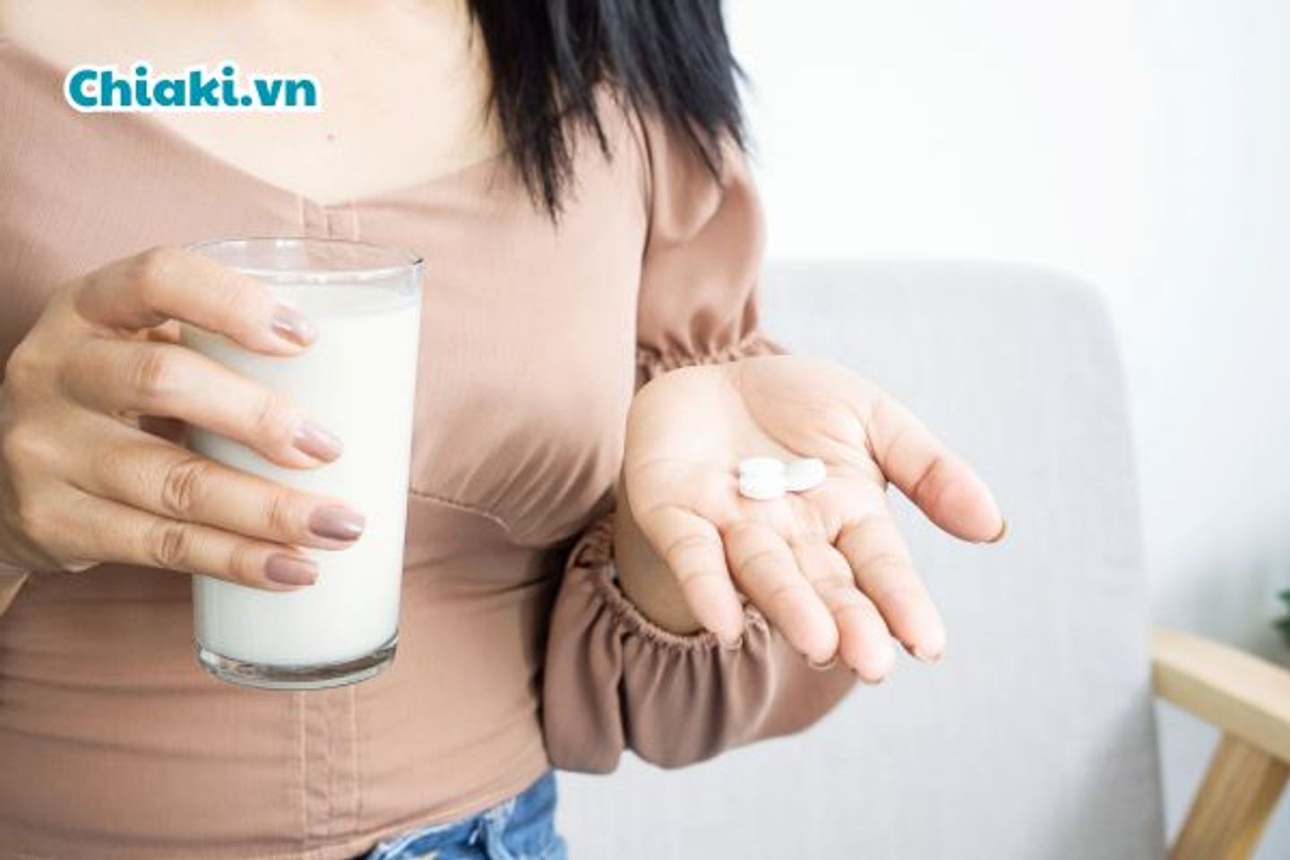 Uống sữa trước khi uống thuốc được kh&ocirc;ng?