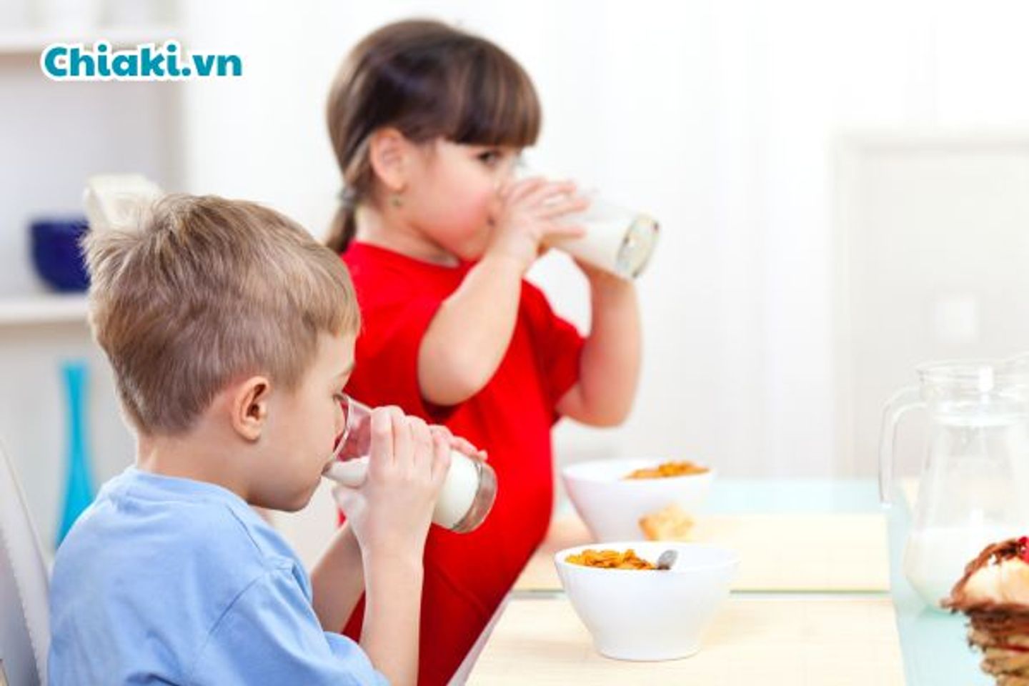 Pha thuốc cho trẻ uống c&ugrave;ng sữa c&oacute; được kh&ocirc;ng?