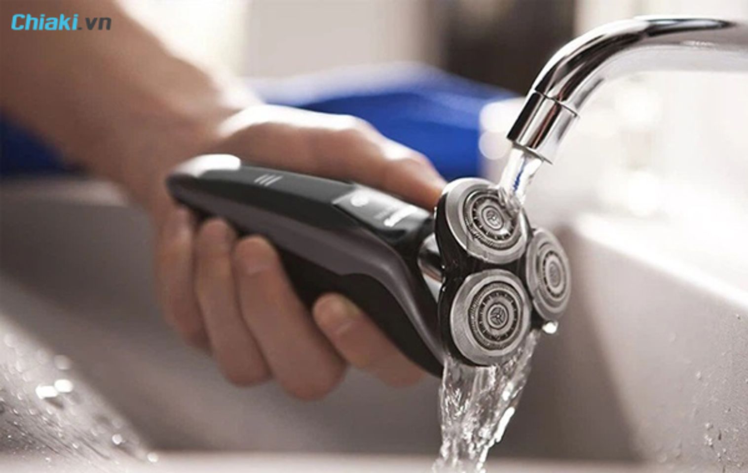 c&aacute;ch vệ sinh m&aacute;y cạo r&acirc;u dưới v&ograve;i nước