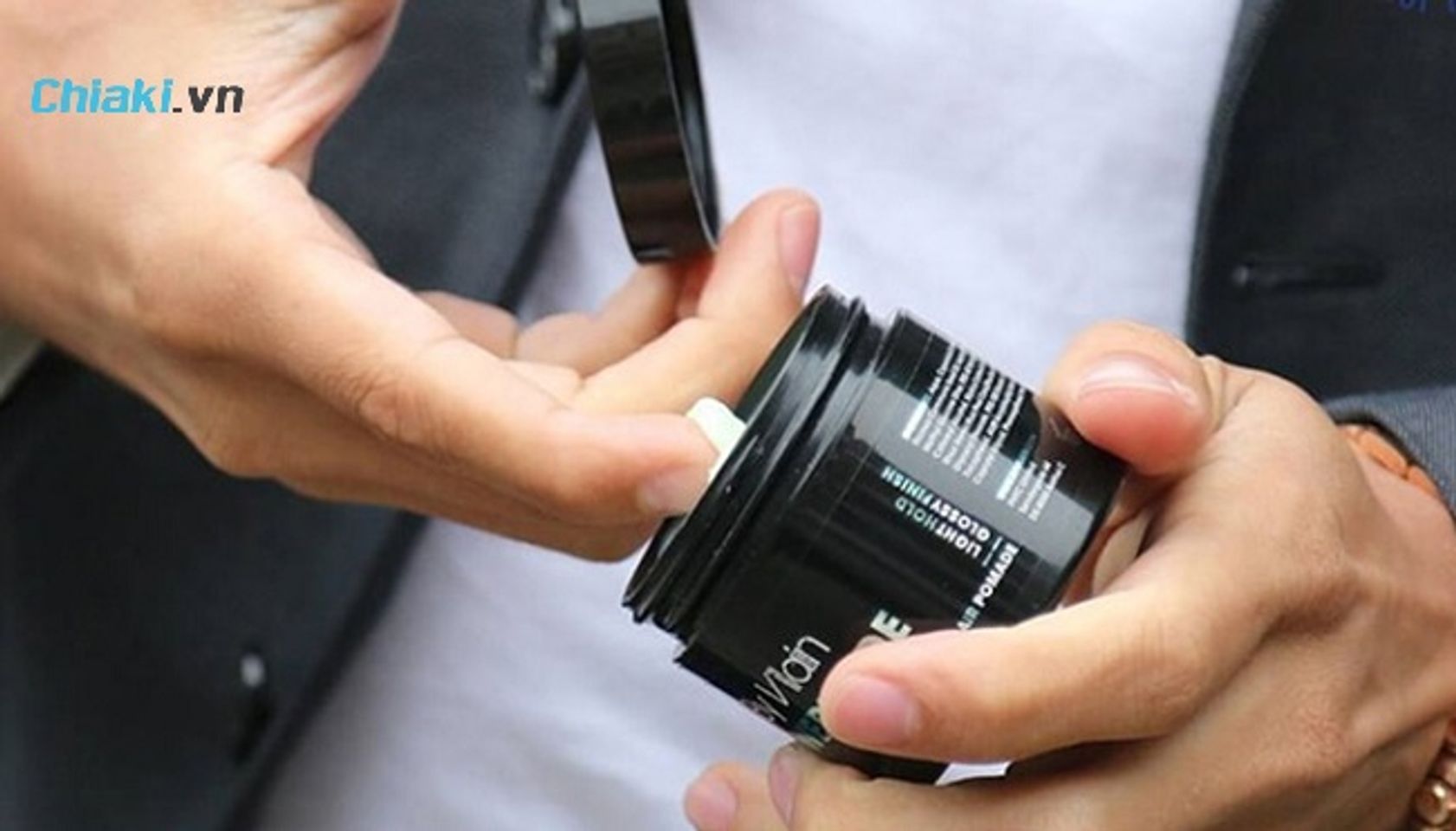 Ti&ecirc;u ch&iacute; chọn s&aacute;p vuốt t&oacute;c nam ph&ugrave; hợp